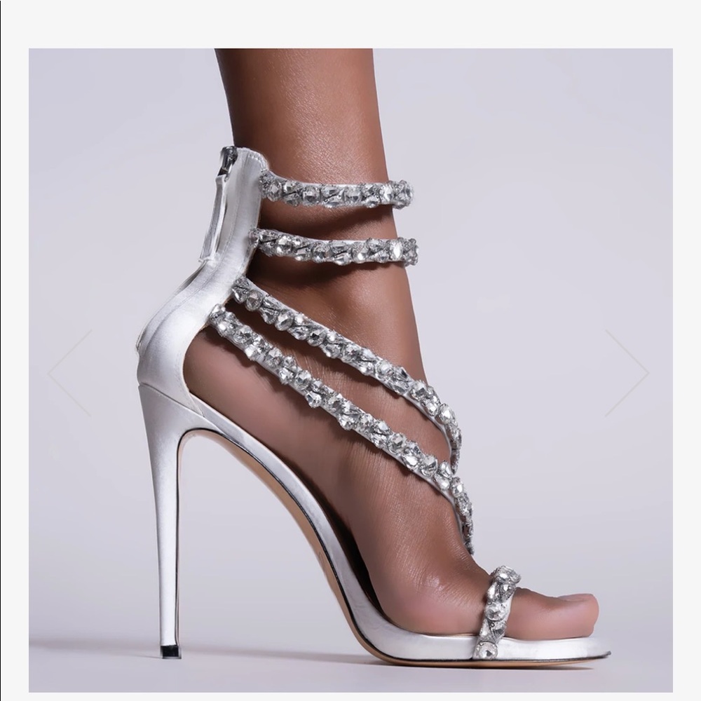 Soleil Sandle While heels